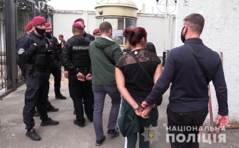 Группа карманников пыталась подкупить начальника полиции на киевском вокзале, их задержали, - Крищенко. ВИДЕО+ФОТОрепортаж