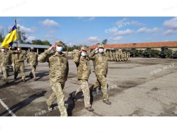 Мелитопольские военнослужащие вернулись из зоны ООС на ротацию - как защитников встречали