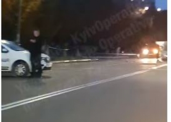 Под Киевом полицейский сбил насмерть женщину на пешеходном переходе: видео