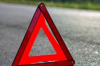 Во Львовской области столкнулись три автомобиля: пять человек пострадали