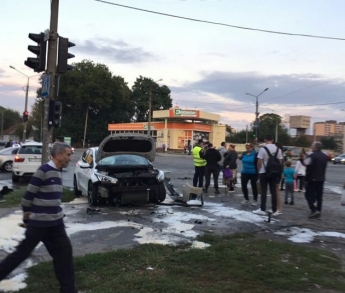 За рулём BMW X5 был 20-летний парень: в полиции пока не знают, кто виновник аварии в Запорожье (ФОТО, ВИДЕО)