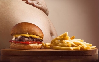 Ученые назвали неожиданную причину переедания: с едой не связана