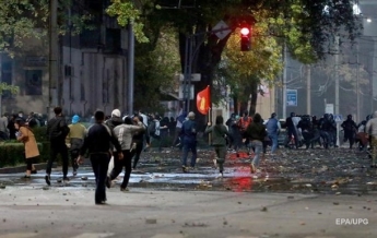 Протесты в Бишкеке: число пострадавших превысило 900