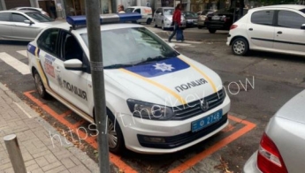В Киеве полицейские отметились "феерической" парковкой: фото