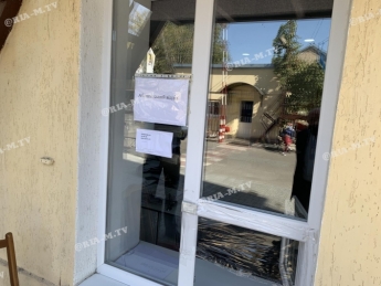 В Мелитополе Теплосеть принимает абонентов через окно (фотофакт)