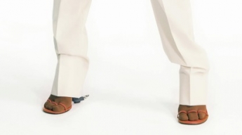 В сети высмеяли новую обувь модного бренда - эти босоножки выглядят как лапы Скуби-Ду