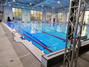 Синхронное плавание и фейерверк – как в Мелитополе сегодня бассейн открывать будут (фото, видео)