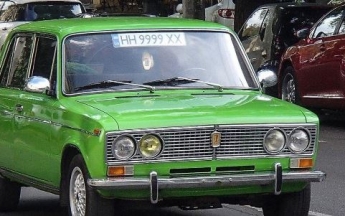 В Одессе водитель авто отметился дерзкой выходкой с номерами и рассмешил сеть: фото