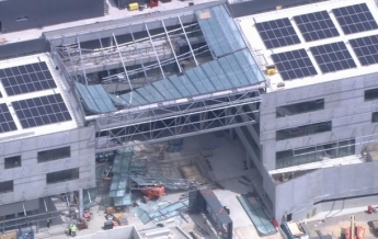 В Австралии обрушилась крыша здания, есть жертвы (фото)