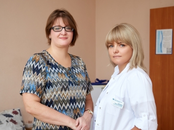 В Запорожской областной больнице пациентке с проблемами со зрением вернули надежду видеть