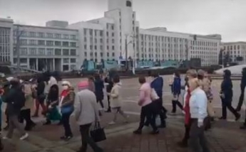 В Минске женщины вышли на масштабную акцию протеста против насилия: видео