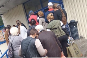 В Мелитополе в АТБ ограничили количество покупателей (фото)
