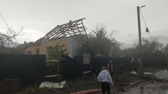 Непогода сорвала в Кропивницком крыши с домов, - глава ОГА Назаренко. ФОТОрепортаж
