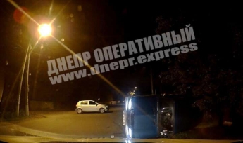 В Днепре пьяный водитель Hyundai врезался в ВАЗ: фото