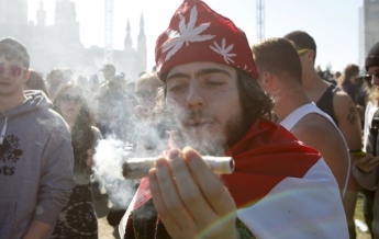 Канадцы спасаются от COVID марихуаной