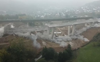 В Германии зрелищно взорвали старый мост