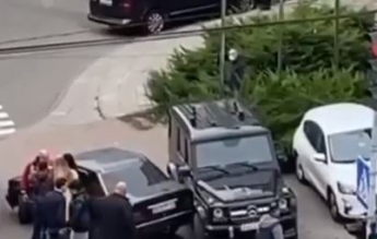 В Киеве водитель побил женщину, ударившую его авто - она жестко отомстила: видео