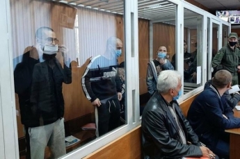 В Одессе семеро заключенных вскрыли себе вены в суде