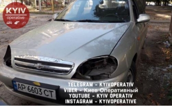 В Киеве припаркованное авто разобрали "на запчасти": появились печальные фото