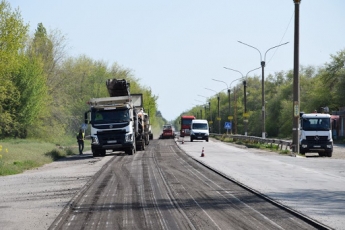 На  запорожской трассе М-18 завершены ремонтные работы (фото)