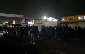В Одессе произошла массовая драка турков и силовиков СБУ (видео)