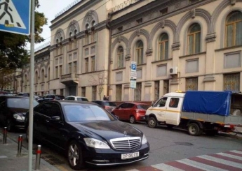 В Киеве заметили необычных "героев парковки" - фото озадачили сеть