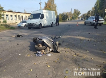 В Запорожской области в результате ДТП погиб водитель мопеда (фото)