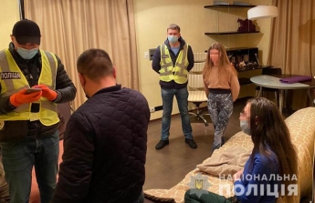В центре Киева разоблачили бордель под прикрытием массажного салона (видео, фото)