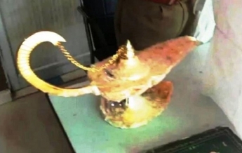 В Индии врач купил у мошенников "лампу Аладдина" за $42 тысячи