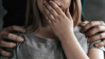 На Волыни 13-летняя девочка родила от 63-летнего отчима-насильника