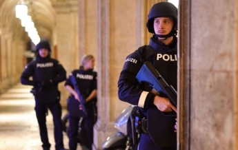 Террористы атаковали несколько объектов в Вене