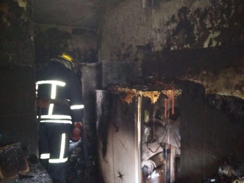 В Запорожье масштабный пожар, эвакуировали 9 человек (фото)