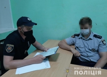 В Мелитополе полицейский без маски, ставший "звездой" интернета, уволился из органов