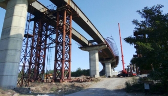 В Запорожье планируют открыть движение на мосту, который соединяет правый берег с Хортицей
