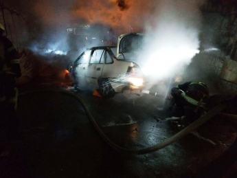 В Запорожье сгорел очередной автомобиль (фото)