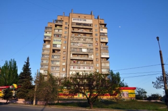 Момент строительства одного из самых высоких зданий в Мелитополе, фото