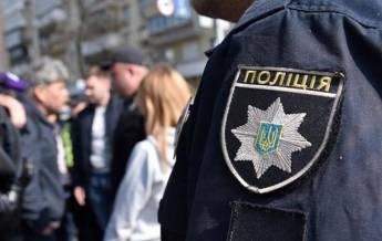 "Не хочу так жить": в Киеве патрульные полицейские спасли женщину от самоубийства, видео