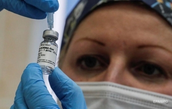 В России медики заразились COVID-19 после вакцинации