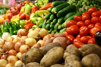 В Мелитополе больница закупает партию овощей и фруктов
