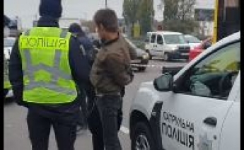 Страшное ДТП на остановке в Киеве: появилось видео с водителем такси, влетевшим в толпу