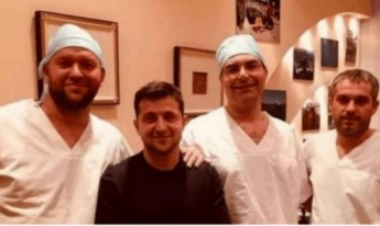 Фото Зеленского с врачами вызвало шквал шуток в соцсетях. Обновлено