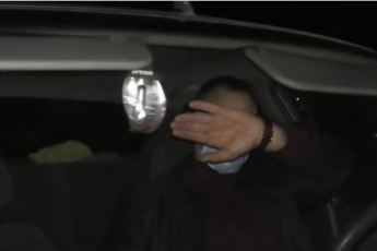 На Полтавщине полицейский пытался сломать камеру журналиста (видео)