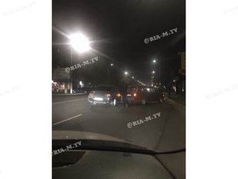 На центральном проспекте в Мелитополе столкнулись два ВАЗа (фото)