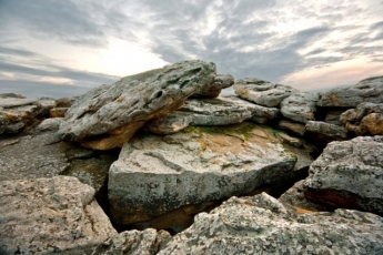 Каменную Могилу под Мелитополем охраняет человек с крыльями (фото)