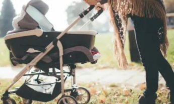Прогулки на свежем воздухе необходимы беременным женщинам и молодым мамам, - врач