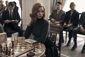 Сериал "Ход королевы" вызвал шахматный бум: продажи игровых наборов рекордно взлетели