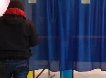 В Бердянске на избирательном участке подготовили одну кабинку для избирателей с простудой и для людей с инвалидностью