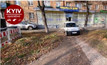 Пусть весь мир подождет: в Киеве водитель авто отметился наглой выходкой, фото
