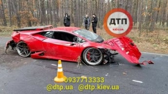 Под Киевом роскошный спорткар Lamborghini попал в ДТП на скорости 200 км/ч: фото