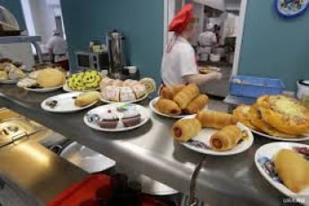 В Запорожской области уничтожили 70 кг сомнительных продуктов, предназначенных для школьных столовых